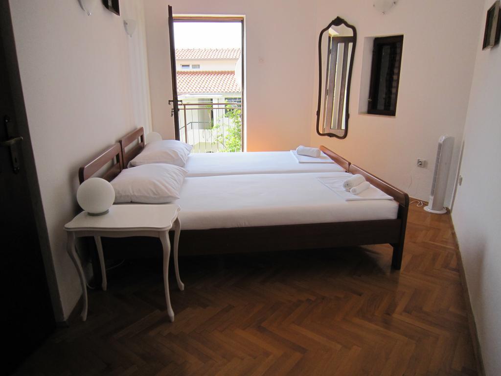 Holiday Home Mona Igrane Pokoj fotografie