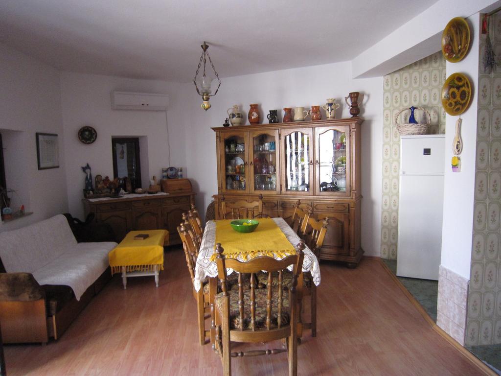Holiday Home Mona Igrane Pokoj fotografie